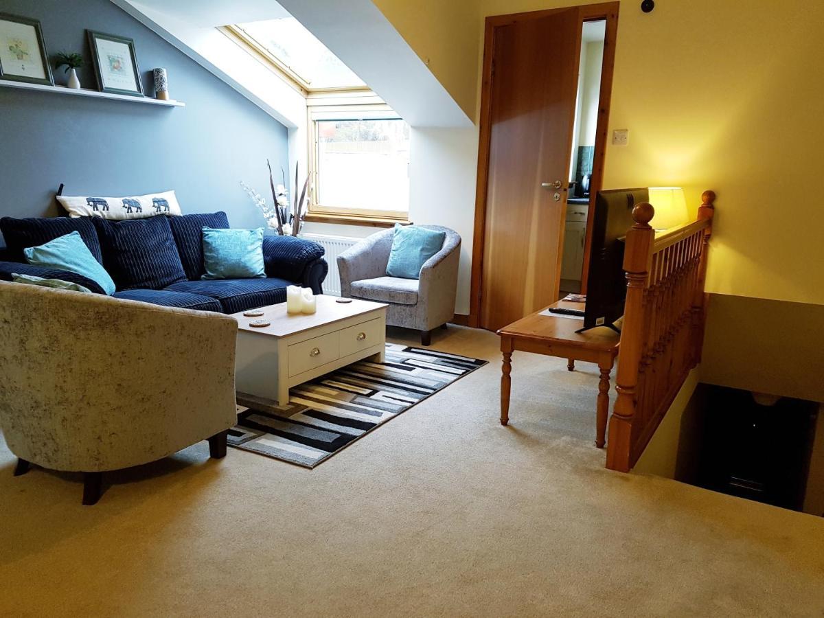 Stylish 2 Bedroom - 2 Miles Centre Inverness